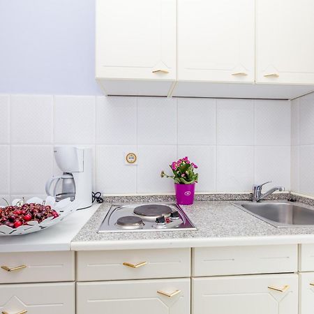 Ava Apartments Omisalj Ruang foto