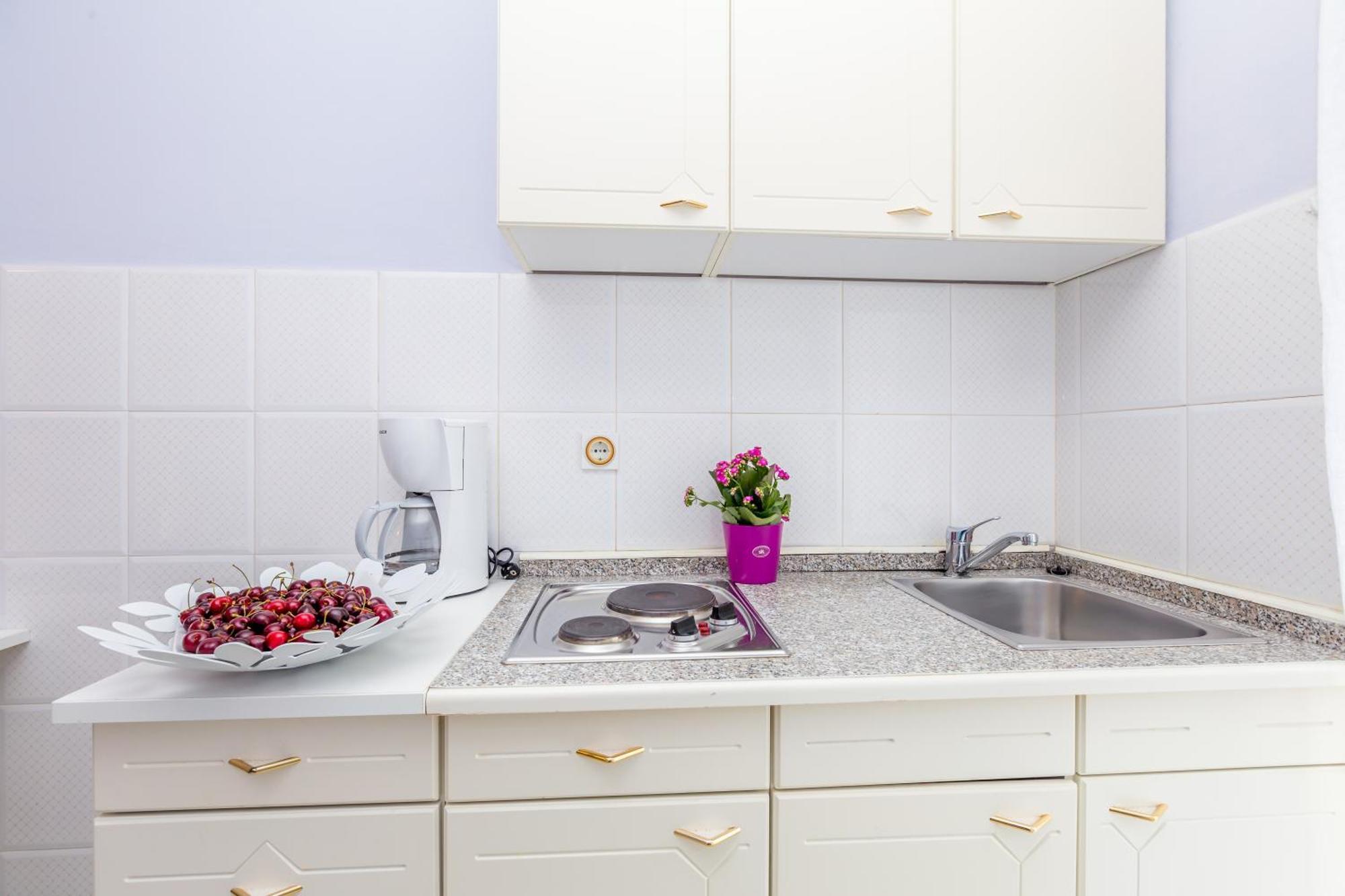 Ava Apartments Omisalj Ruang foto