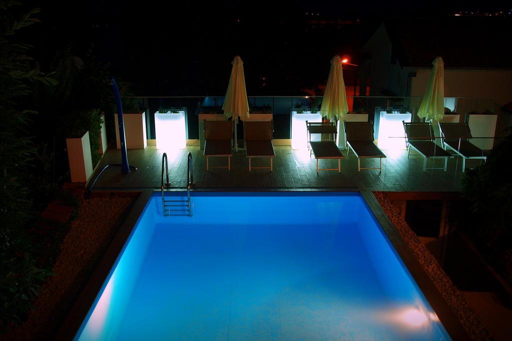 Ava Apartments Omisalj Bagian luar foto