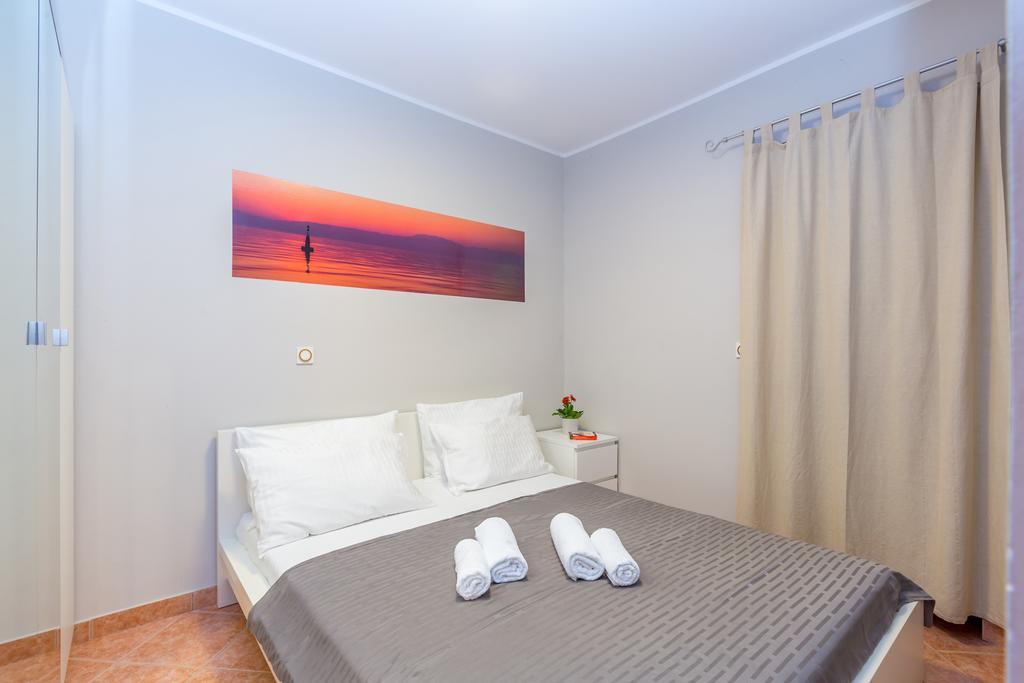 Ava Apartments Omisalj Bagian luar foto